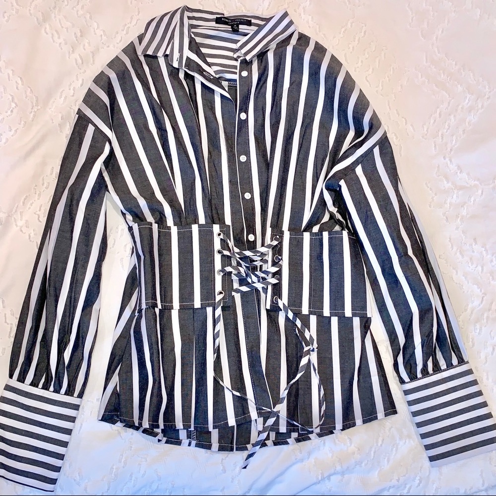 Romeo + Juliet Button Down Top